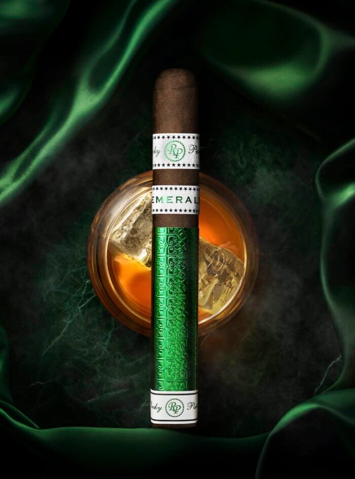 RP_24-21_11_Emerald-AD_Right-3-1448x1800